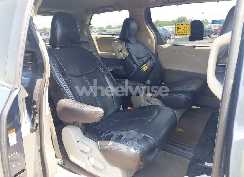 Photo 8 of 2015 Toyota Sienna LE 8 PASSENGER (VIN 5TDKK3DC1FS642029)