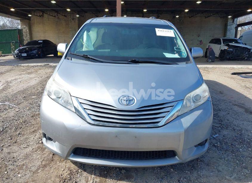 Photo 12 of 2015 Toyota Sienna LE 8 PASSENGER (VIN 5TDKK3DC1FS661065)