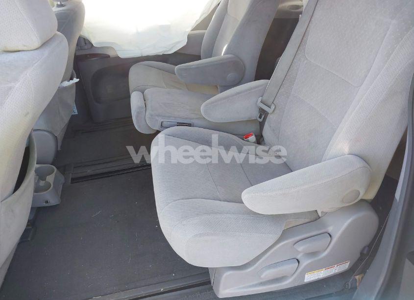 Photo 8 of 2015 Toyota Sienna LE 8 PASSENGER (VIN 5TDKK3DC1FS661065)