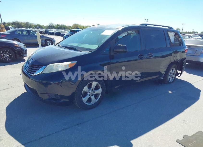 Photo 2 of 2016 Toyota Sienna LE 8 PASSENGER (VIN 5TDKK3DC1GS697730)