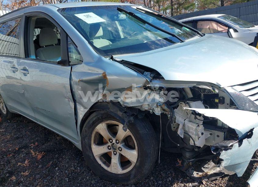 Photo 6 of 2016 Toyota Sienna LE 8 PASSENGER (VIN 5TDKK3DC1GS714543)