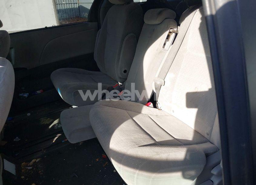 Photo 8 of 2016 Toyota Sienna LE 8 PASSENGER (VIN 5TDKK3DC1GS714543)