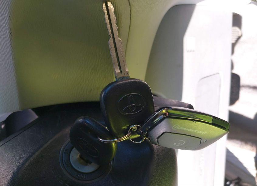 Photo 11 of 2011 Toyota Sienna LE V6 (VIN 5TDKK3DC2BS003443)