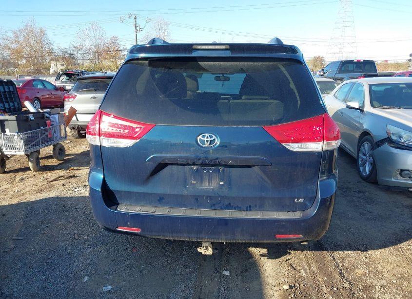 Photo 16 of 2011 Toyota Sienna LE V6 (VIN 5TDKK3DC2BS003443)