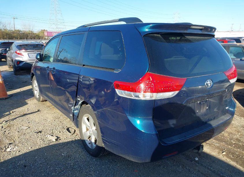 Photo 3 of 2011 Toyota Sienna LE V6 (VIN 5TDKK3DC2BS003443)
