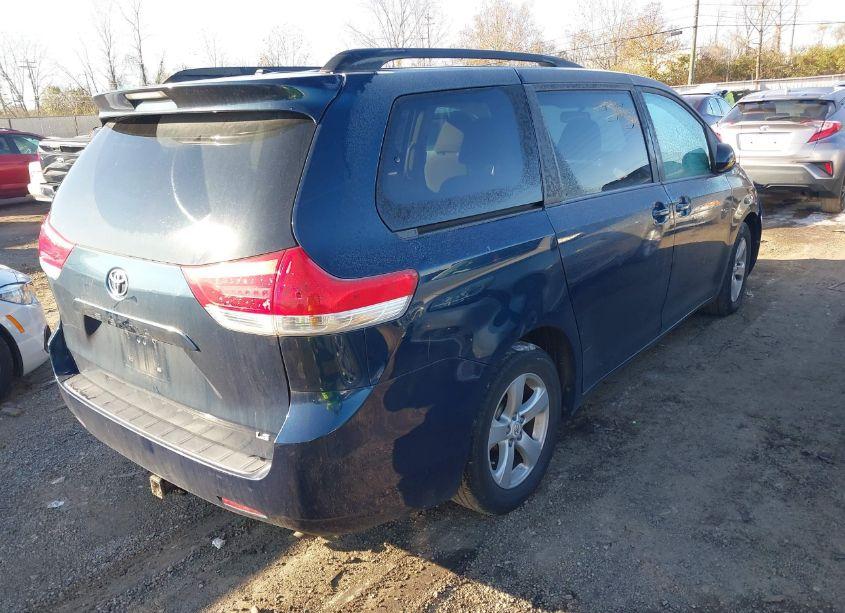 Photo 4 of 2011 Toyota Sienna LE V6 (VIN 5TDKK3DC2BS003443)