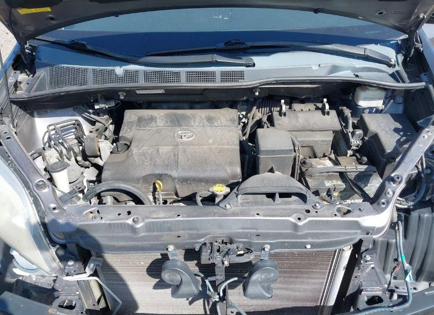 Photo 10 of 2011 Toyota Sienna LE V6 (VIN 5TDKK3DC2BS015141)