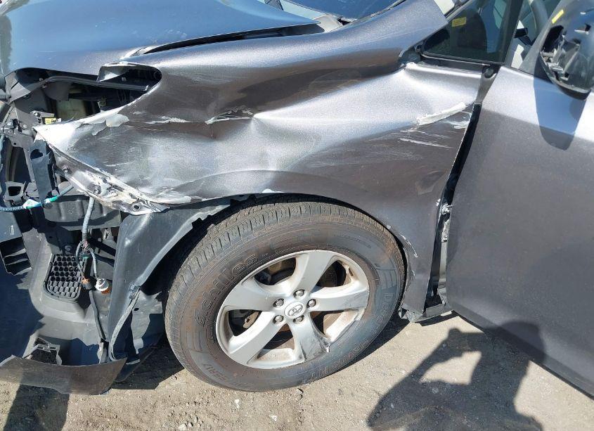 Photo 12 of 2011 Toyota Sienna LE V6 (VIN 5TDKK3DC2BS015141)