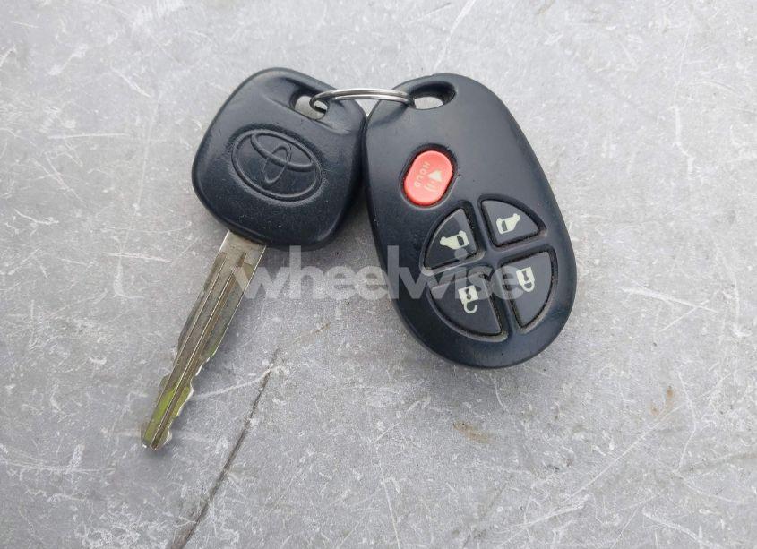 Photo 11 of 2011 Toyota Sienna LE V6 (VIN 5TDKK3DC2BS024213)