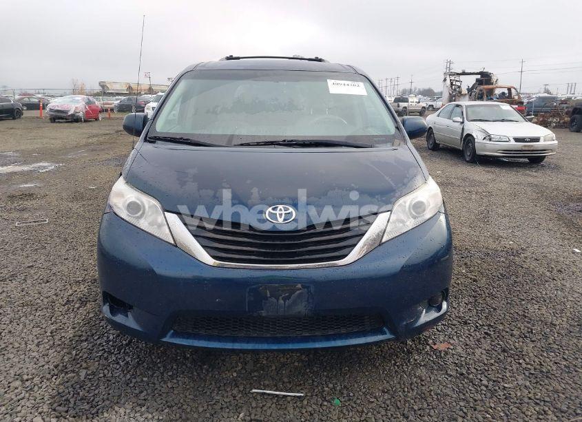 Photo 13 of 2011 Toyota Sienna LE V6 (VIN 5TDKK3DC2BS024213)