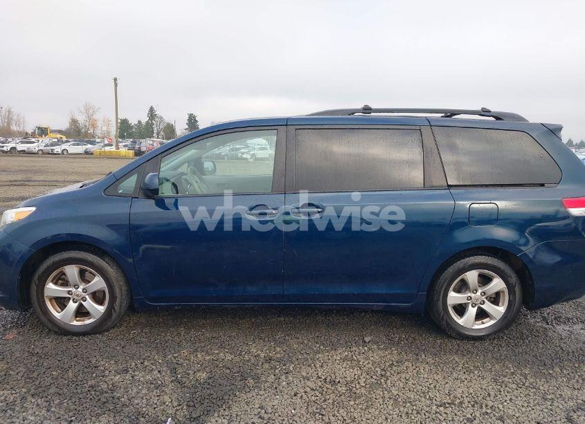 Photo 15 of 2011 Toyota Sienna LE V6 (VIN 5TDKK3DC2BS024213)