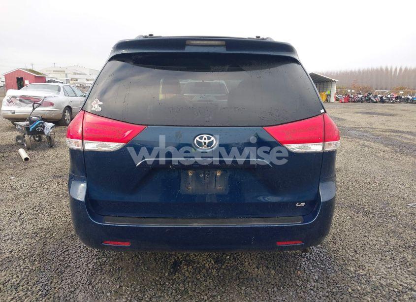 Photo 17 of 2011 Toyota Sienna LE V6 (VIN 5TDKK3DC2BS024213)