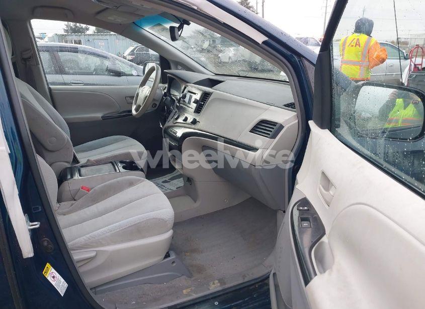 Photo 5 of 2011 Toyota Sienna LE V6 (VIN 5TDKK3DC2BS024213)