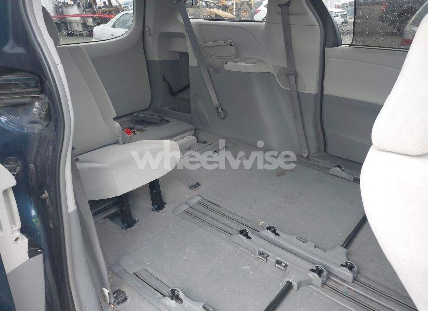 Photo 8 of 2011 Toyota Sienna LE V6 (VIN 5TDKK3DC2BS024213)