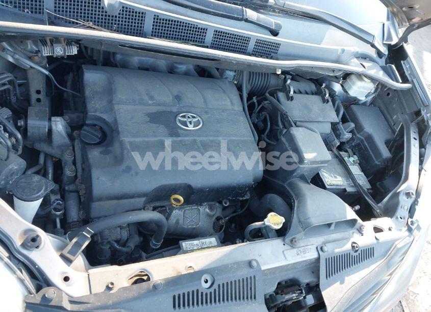 Photo 10 of 2011 Toyota Sienna LE V6 (VIN 5TDKK3DC2BS082662)