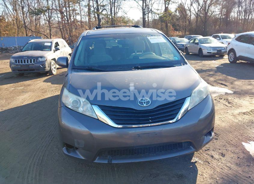 Photo 12 of 2011 Toyota Sienna LE V6 (VIN 5TDKK3DC2BS082662)