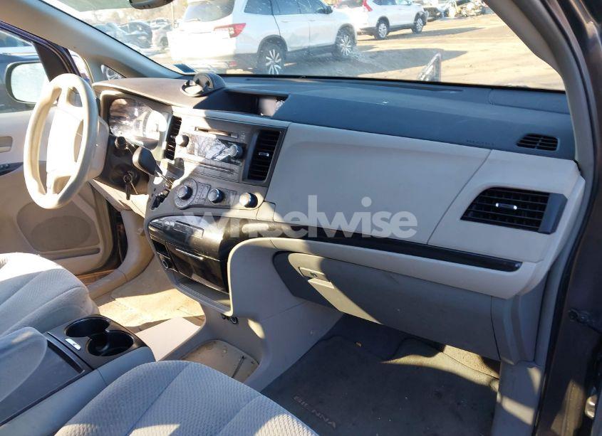 Photo 5 of 2011 Toyota Sienna LE V6 (VIN 5TDKK3DC2BS082662)