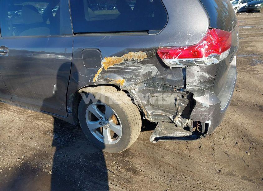 Photo 6 of 2011 Toyota Sienna LE V6 (VIN 5TDKK3DC2BS082662)