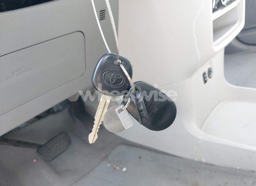 Photo 11 of 2011 Toyota Sienna LE V6 (VIN 5TDKK3DC2BS096965)