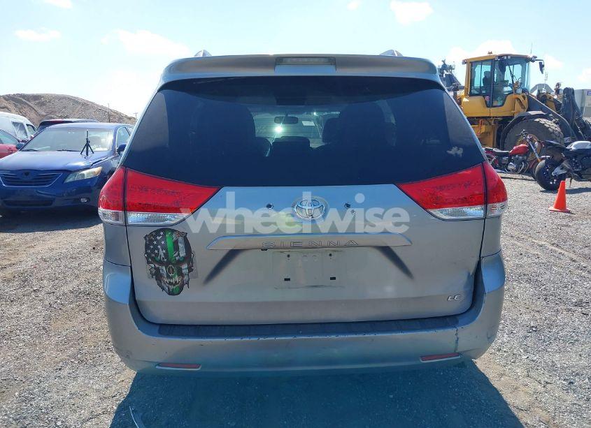 Photo 16 of 2011 Toyota Sienna LE V6 (VIN 5TDKK3DC2BS096965)