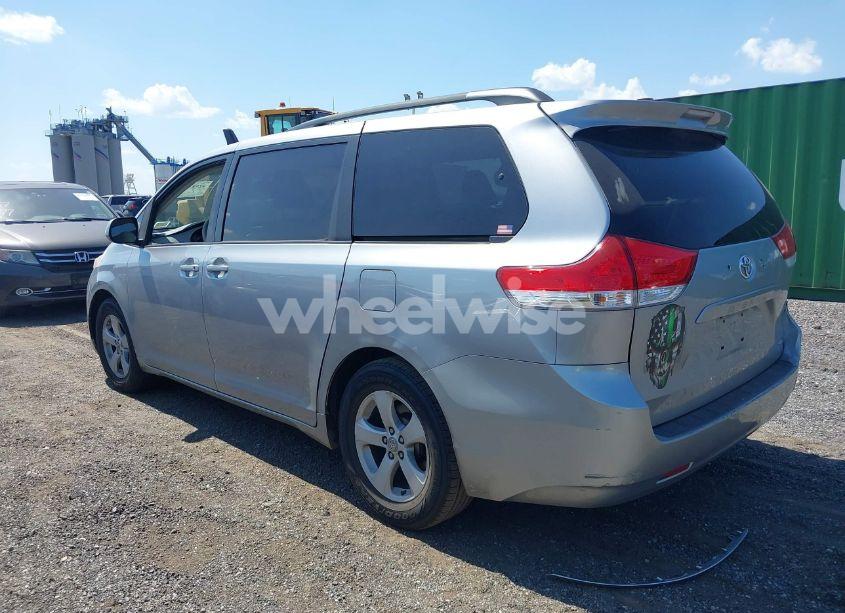 Photo 3 of 2011 Toyota Sienna LE V6 (VIN 5TDKK3DC2BS096965)