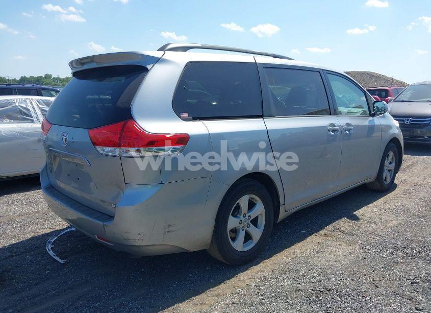 Photo 4 of 2011 Toyota Sienna LE V6 (VIN 5TDKK3DC2BS096965)