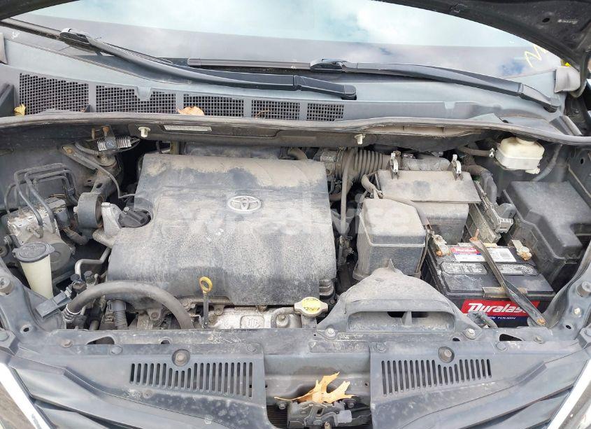 Photo 10 of 2011 Toyota Sienna LE V6 (VIN 5TDKK3DC2BS142083)