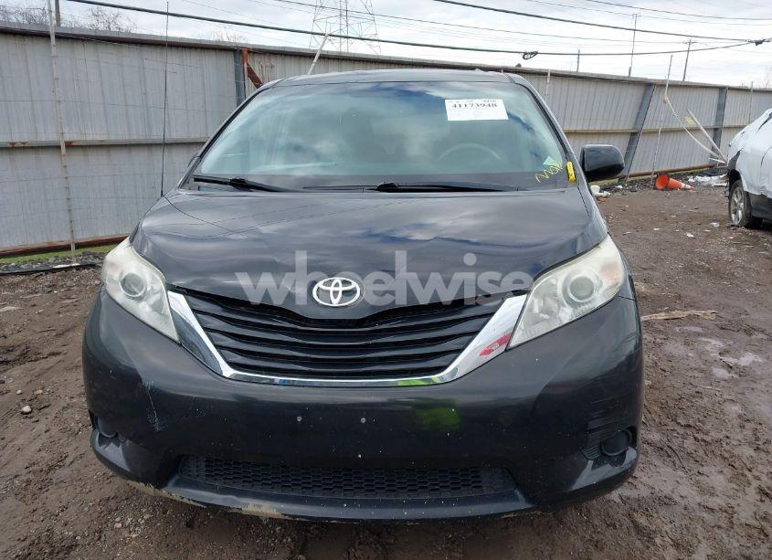 Photo 12 of 2011 Toyota Sienna LE V6 (VIN 5TDKK3DC2BS142083)
