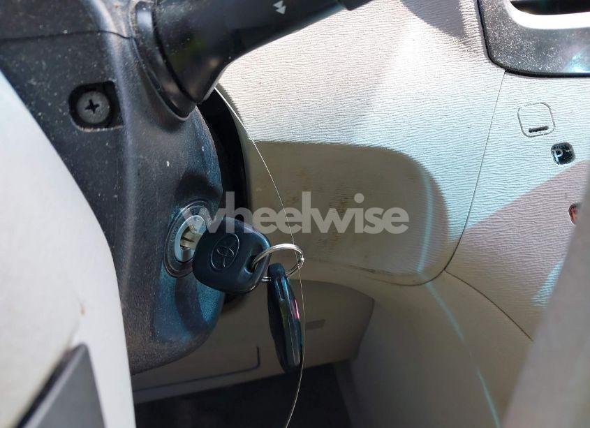 Photo 11 of 2011 Toyota Sienna LE V6 (VIN 5TDKK3DC2BS158039)