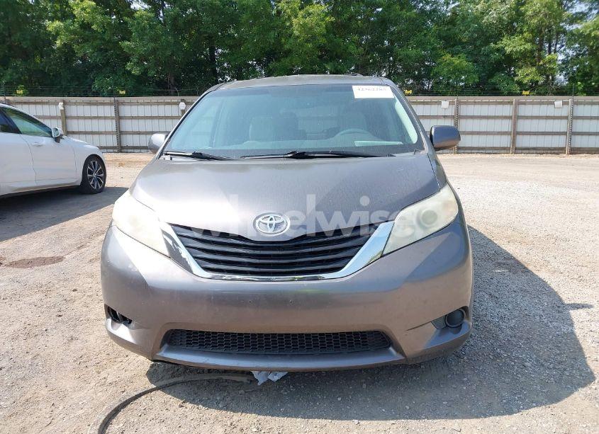 Photo 12 of 2011 Toyota Sienna LE V6 (VIN 5TDKK3DC2BS158039)