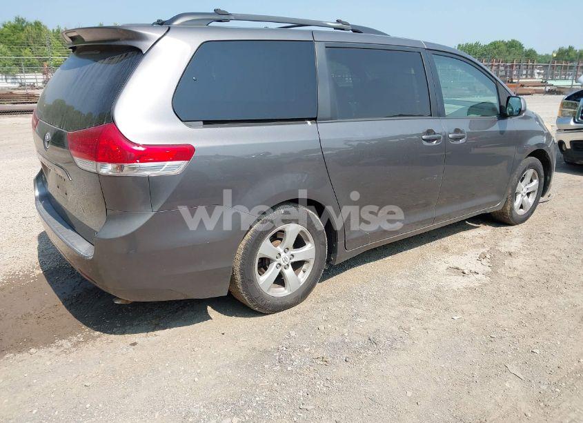 Photo 4 of 2011 Toyota Sienna LE V6 (VIN 5TDKK3DC2BS158039)