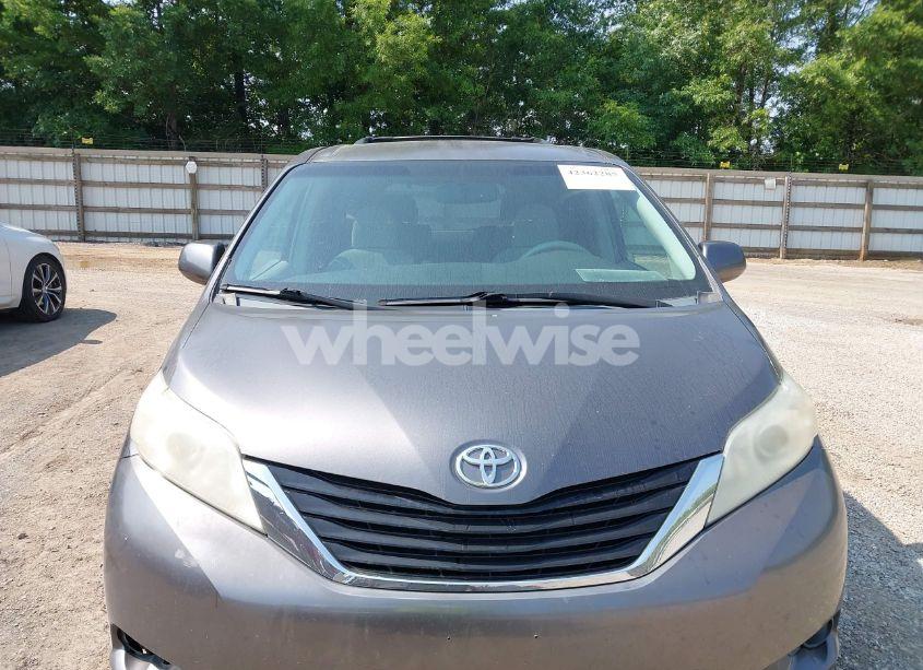 Photo 6 of 2011 Toyota Sienna LE V6 (VIN 5TDKK3DC2BS158039)