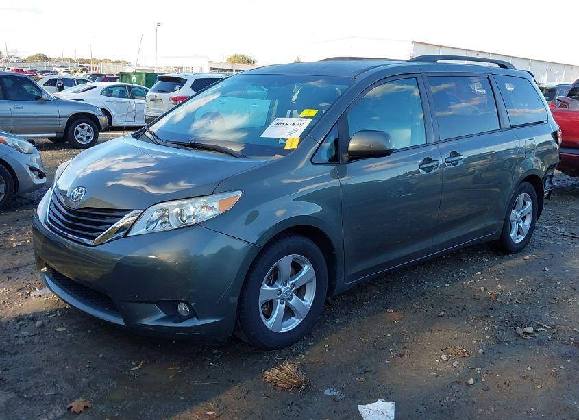 Photo 2 of 2012 Toyota Sienna LE V6 8 PASSENGER (VIN 5TDKK3DC2CS191575)