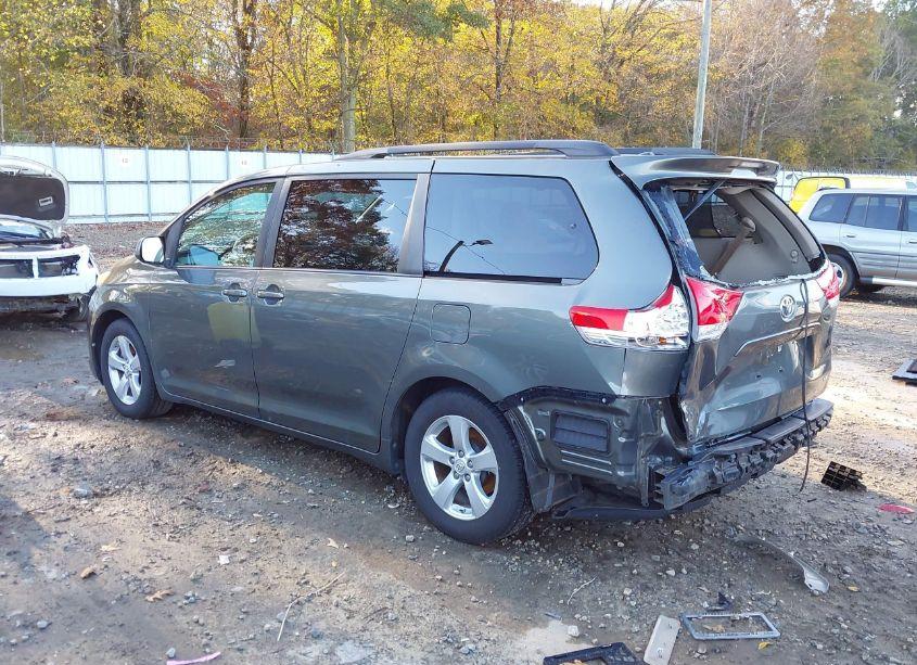 Photo 3 of 2012 Toyota Sienna LE V6 8 PASSENGER (VIN 5TDKK3DC2CS191575)