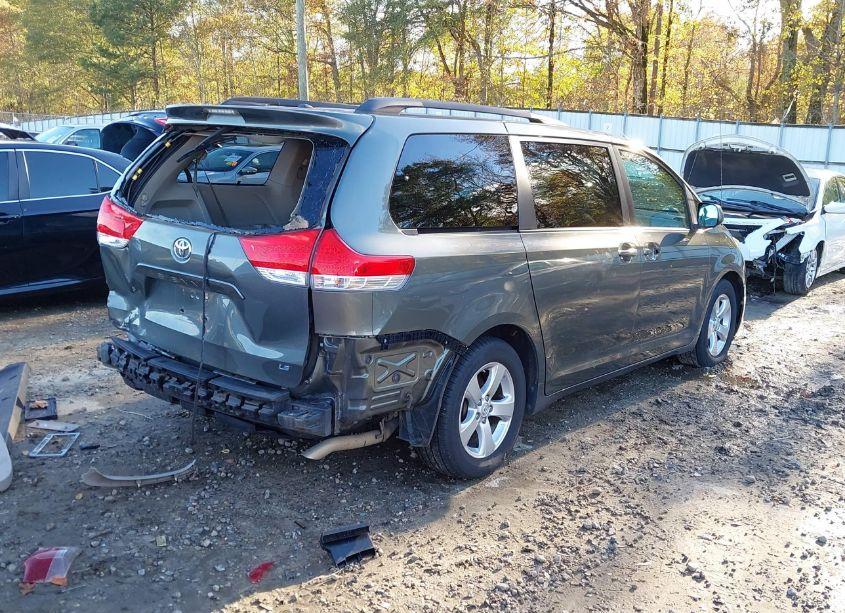 Photo 4 of 2012 Toyota Sienna LE V6 8 PASSENGER (VIN 5TDKK3DC2CS191575)