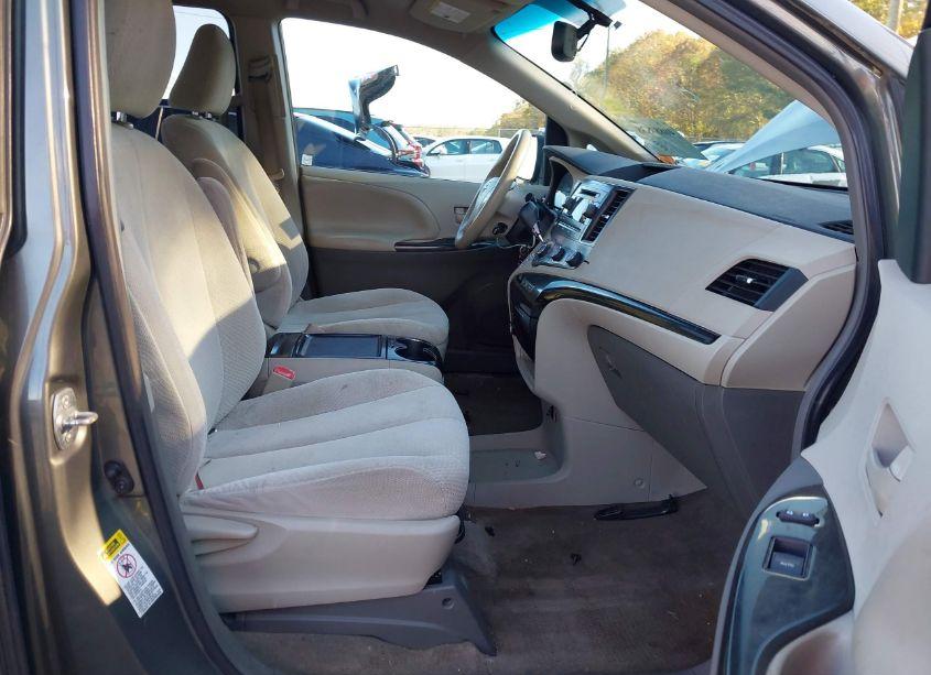 Photo 5 of 2012 Toyota Sienna LE V6 8 PASSENGER (VIN 5TDKK3DC2CS191575)
