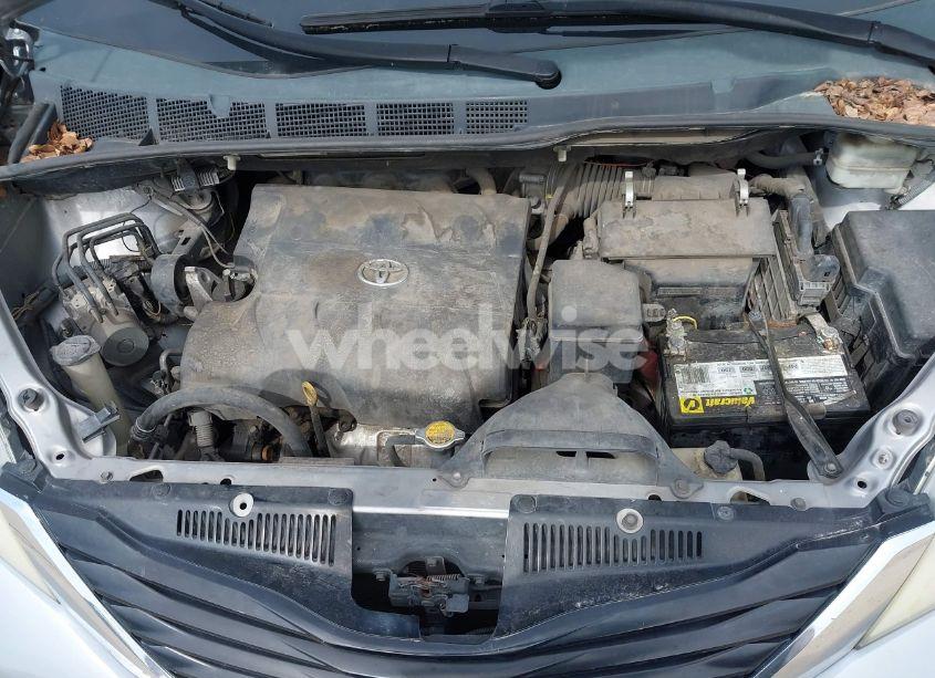 Photo 10 of 2012 Toyota Sienna LE V6 8 PASSENGER (VIN 5TDKK3DC2CS202297)