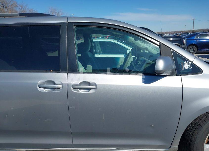 Photo 13 of 2012 Toyota Sienna LE V6 8 PASSENGER (VIN 5TDKK3DC2CS202297)