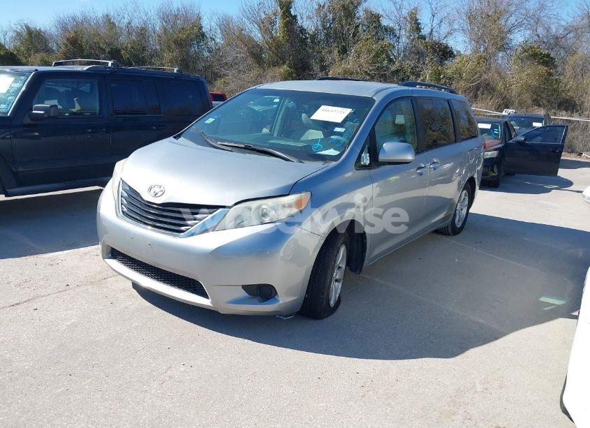 Photo 2 of 2012 Toyota Sienna LE V6 8 PASSENGER (VIN 5TDKK3DC2CS202297)