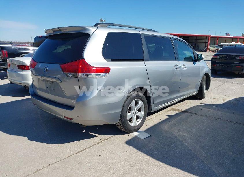 Photo 4 of 2012 Toyota Sienna LE V6 8 PASSENGER (VIN 5TDKK3DC2CS202297)