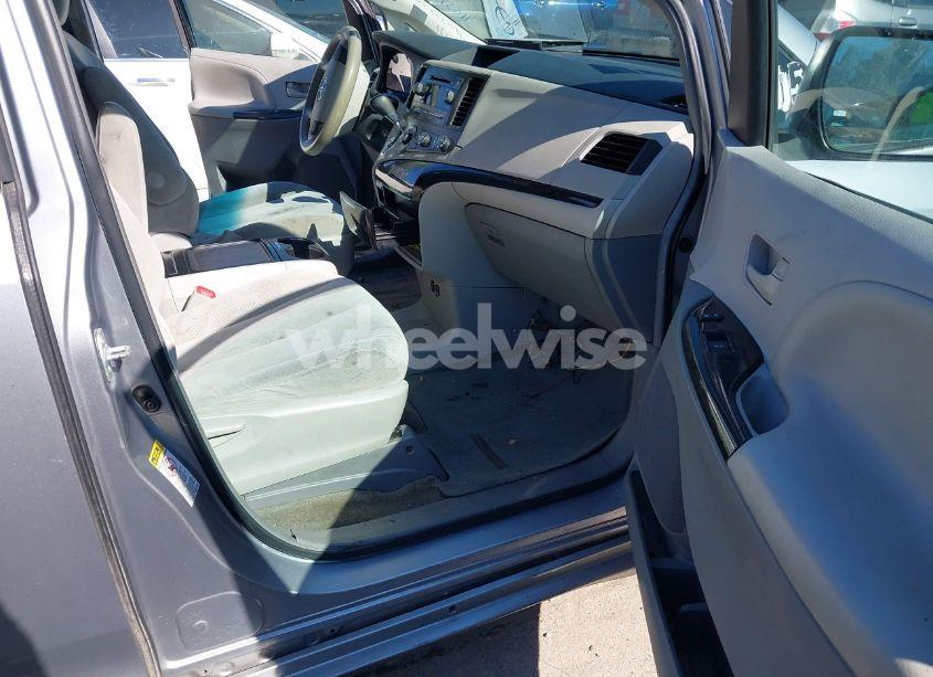 Photo 5 of 2012 Toyota Sienna LE V6 8 PASSENGER (VIN 5TDKK3DC2CS202297)