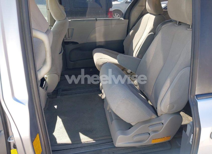 Photo 8 of 2012 Toyota Sienna LE V6 8 PASSENGER (VIN 5TDKK3DC2CS202297)