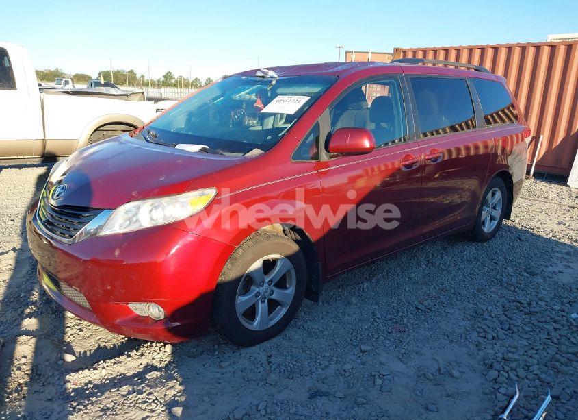 Photo 2 of 2012 Toyota Sienna LE V6 8 PASSENGER (VIN 5TDKK3DC2CS205121)