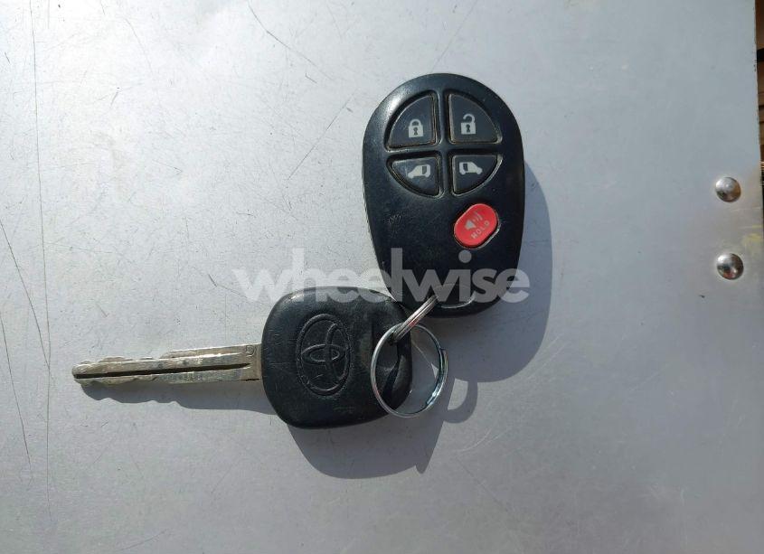 Photo 11 of 2012 Toyota Sienna LE V6 8 PASSENGER (VIN 5TDKK3DC2CS222355)