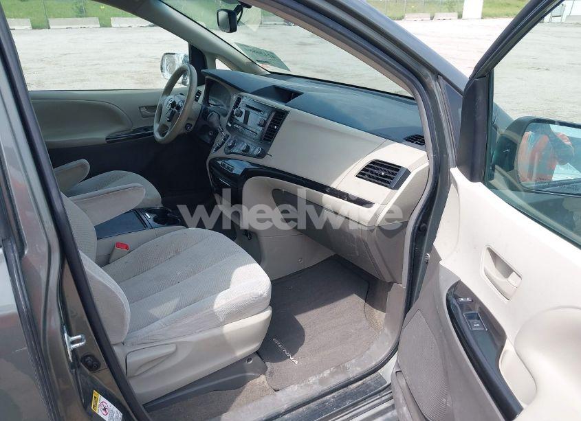 Photo 5 of 2012 Toyota Sienna LE V6 8 PASSENGER (VIN 5TDKK3DC2CS243111)