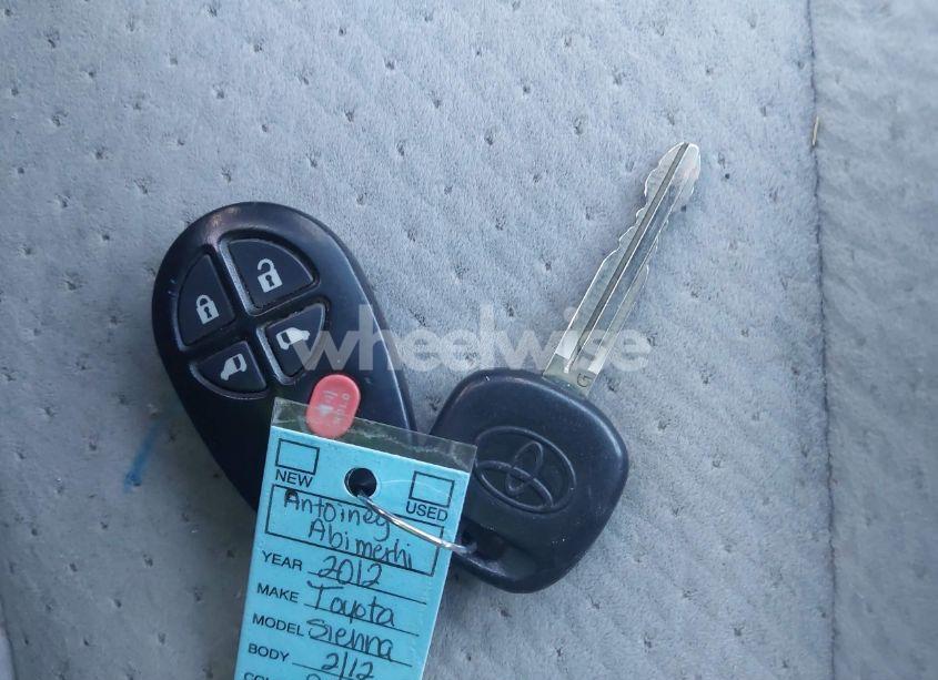 Photo 11 of 2012 Toyota Sienna LE V6 8 PASSENGER (VIN 5TDKK3DC2CS245540)