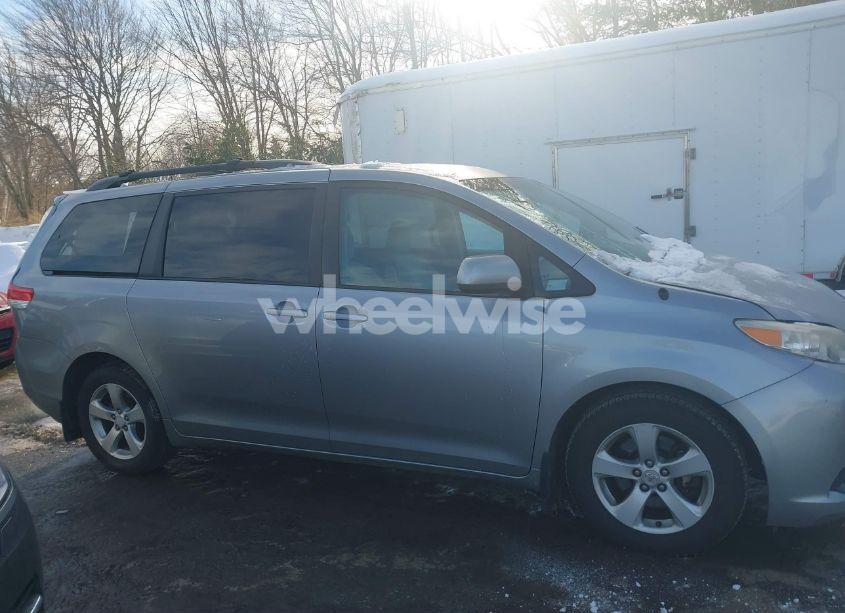 Photo 13 of 2012 Toyota Sienna LE V6 8 PASSENGER (VIN 5TDKK3DC2CS245540)