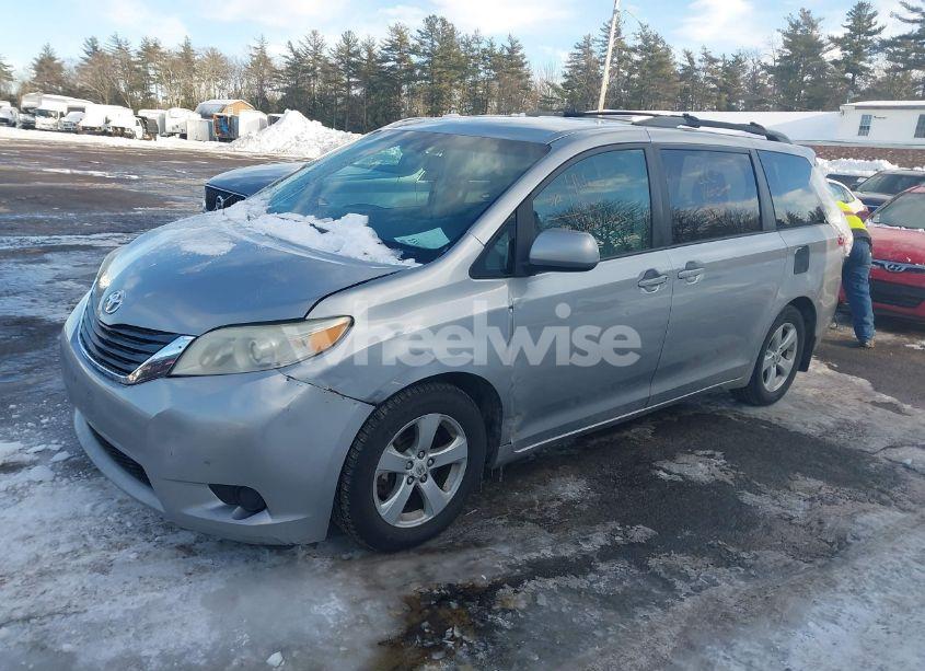 Photo 2 of 2012 Toyota Sienna LE V6 8 PASSENGER (VIN 5TDKK3DC2CS245540)
