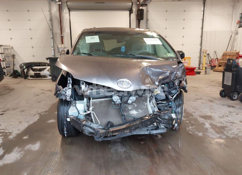 Photo 12 of 2012 Toyota Sienna LE V6 8 PASSENGER (VIN 5TDKK3DC2CS249670)