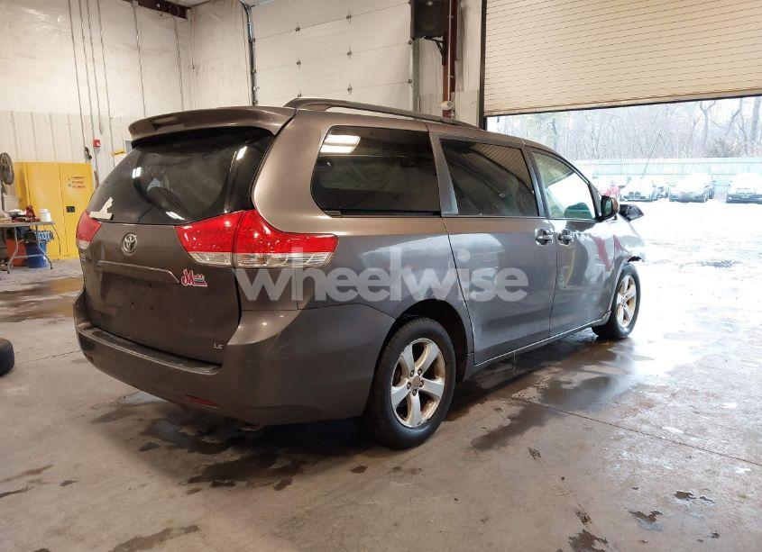 Photo 4 of 2012 Toyota Sienna LE V6 8 PASSENGER (VIN 5TDKK3DC2CS249670)